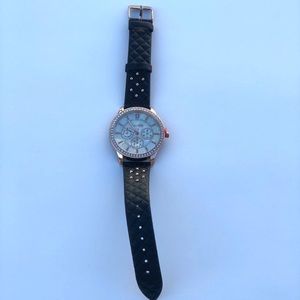 Women’s mother pearl watch